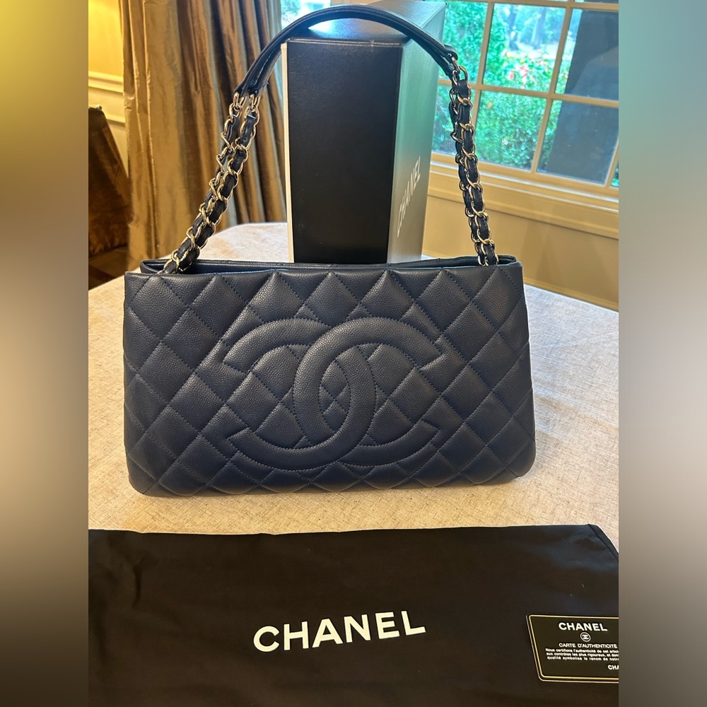 CHANEL Caviar Timeless Zip Around Tote Purse Bag W/Dust Cover, Box, Auth.Card